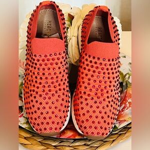 REACTION KENNETH COLE‎ Coral Beaded Sneakers|6.5|NWOT